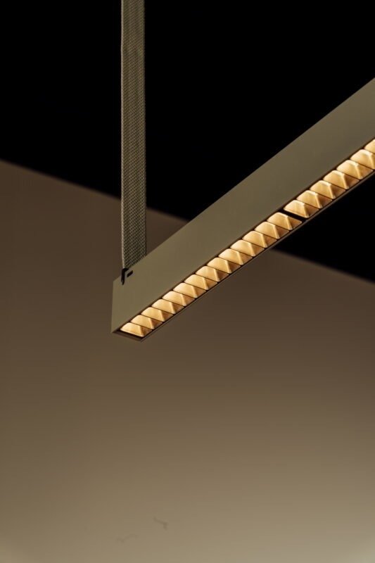 1413933_81_124026_rXjnzKkS5 لينر عيون اضاءة حزام المغناتك - الصورة 1