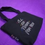 شنطة قماش مطرزة لون اسود