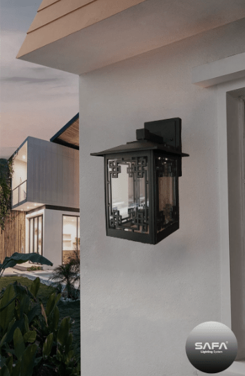 Wall lantern
